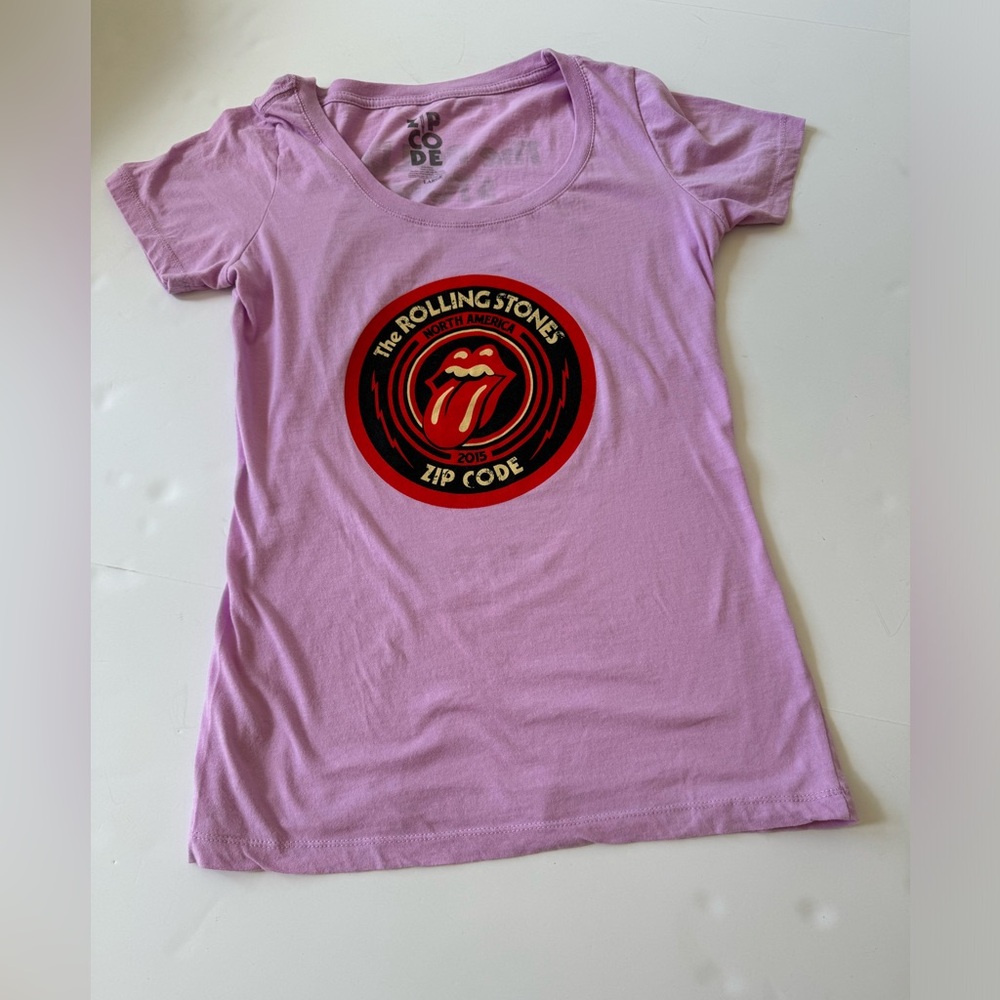 2015 Rolling Stones lilac band t-shirt - sz. Large